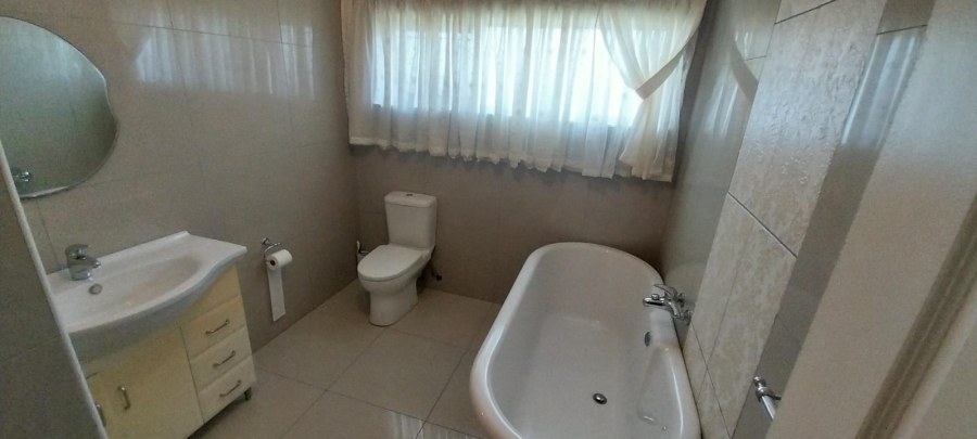 4 Bedroom Property for Sale in Beacon Bay Eastern Cape